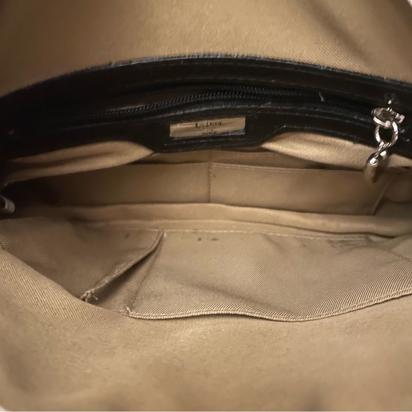 Vintage Y2K Faux Patent Leather Black & White Handbag w Oversized Toggle Pocket - Picture 13 of 16